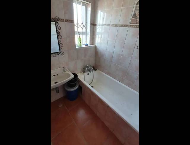 2 BEDROOM PROPERTY TO RENT IN BLUFF